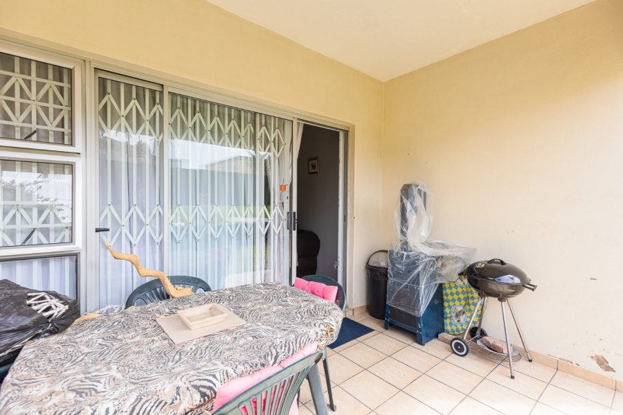 2 Bedroom Property for Sale in Uvongo KwaZulu-Natal