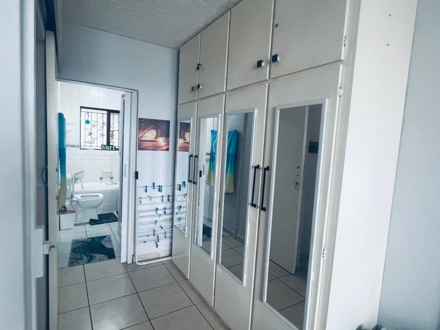 2 Bedroom Property for Sale in Manaba Beach KwaZulu-Natal