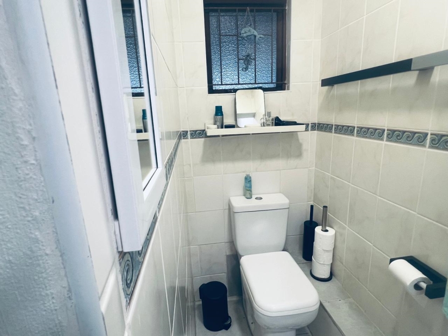 2 Bedroom Property for Sale in Manaba Beach KwaZulu-Natal