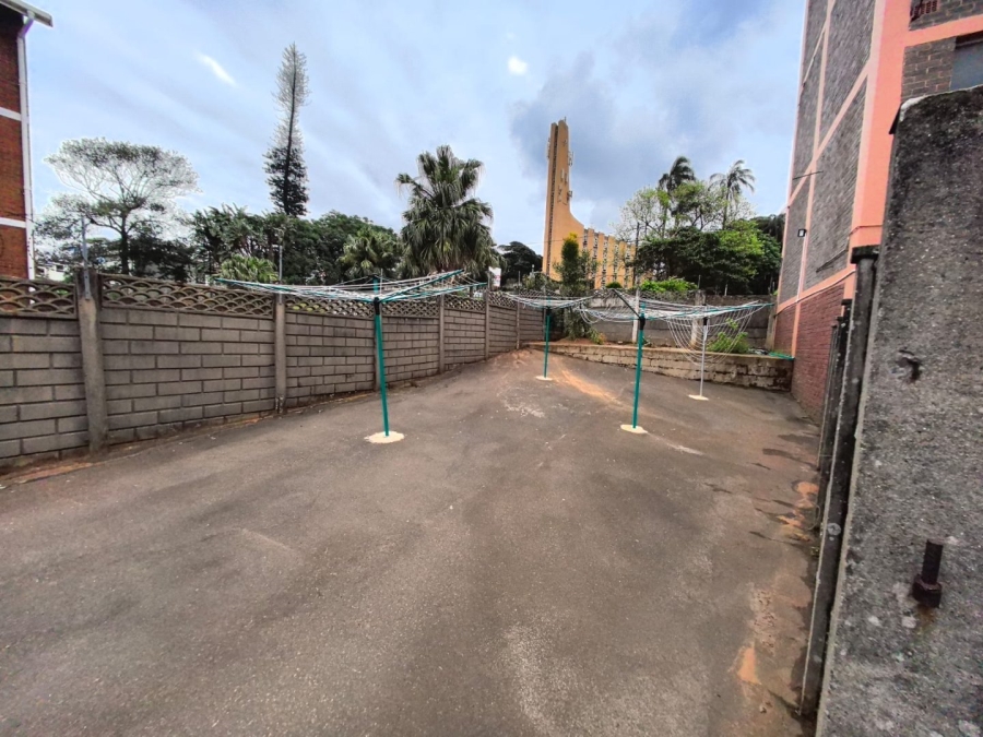 To Let 1 Bedroom Property for Rent in Montclair KwaZulu-Natal