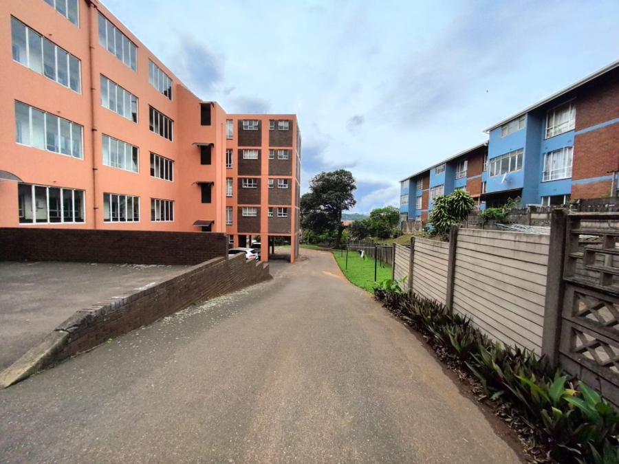 To Let 1 Bedroom Property for Rent in Montclair KwaZulu-Natal