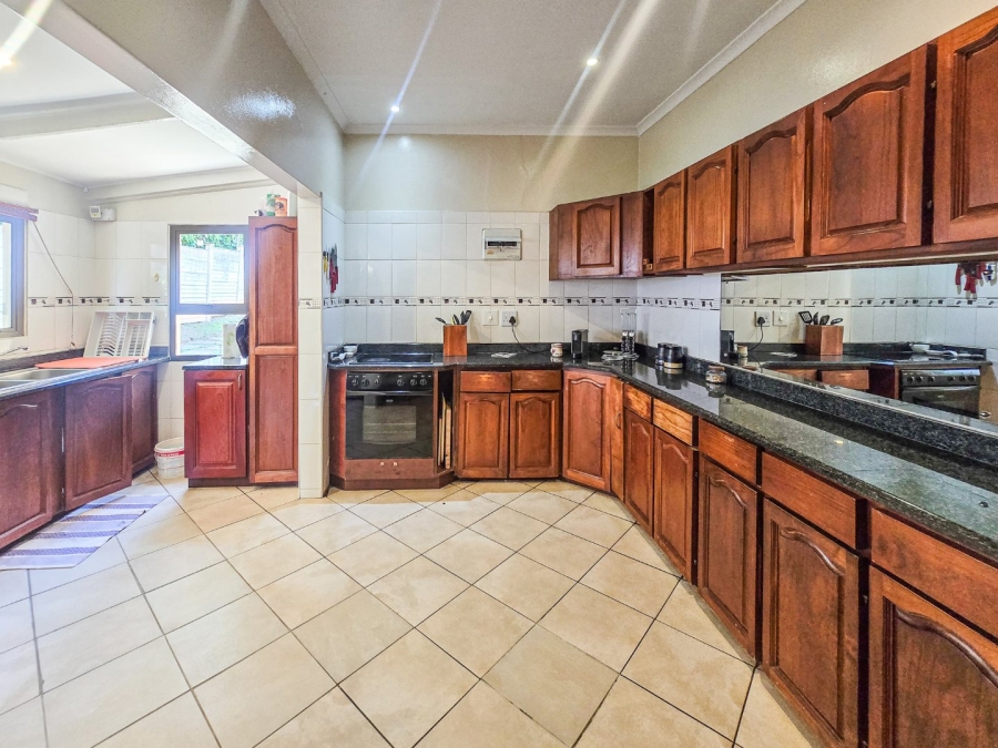 6 Bedroom Property for Sale in Ramsgate KwaZulu-Natal