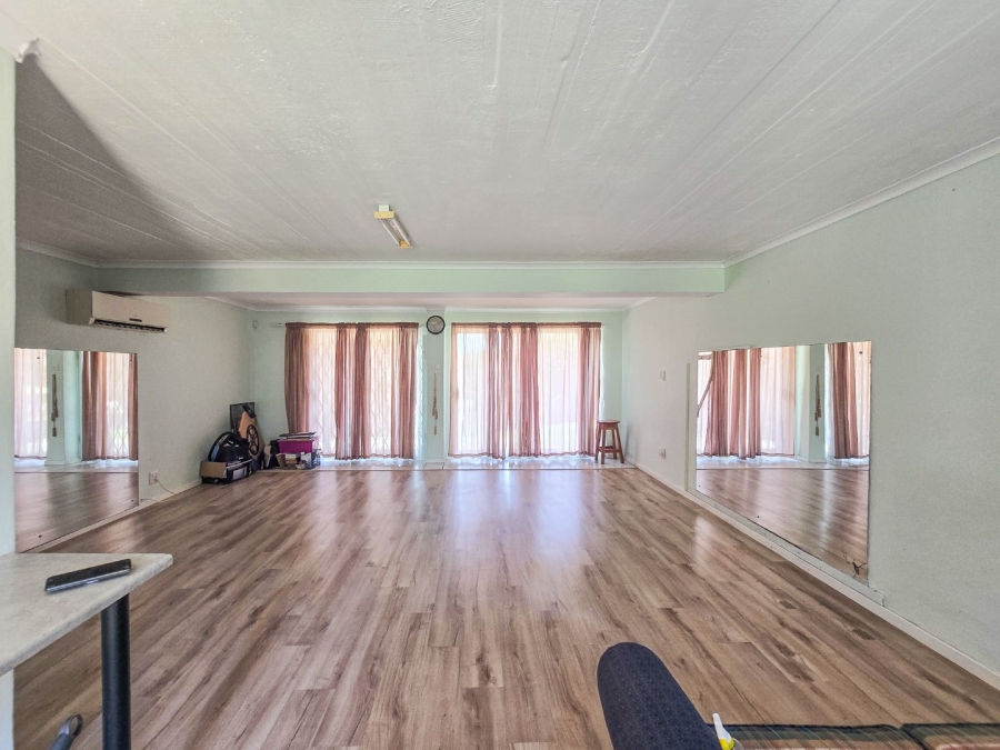 6 Bedroom Property for Sale in Ramsgate KwaZulu-Natal