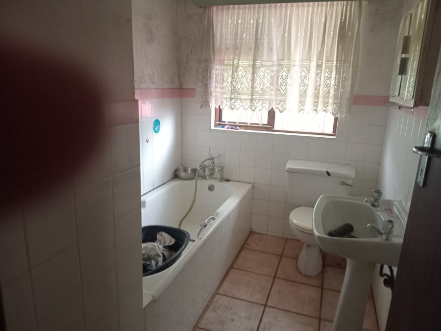 4 Bedroom Property for Sale in St Michaels On Sea KwaZulu-Natal