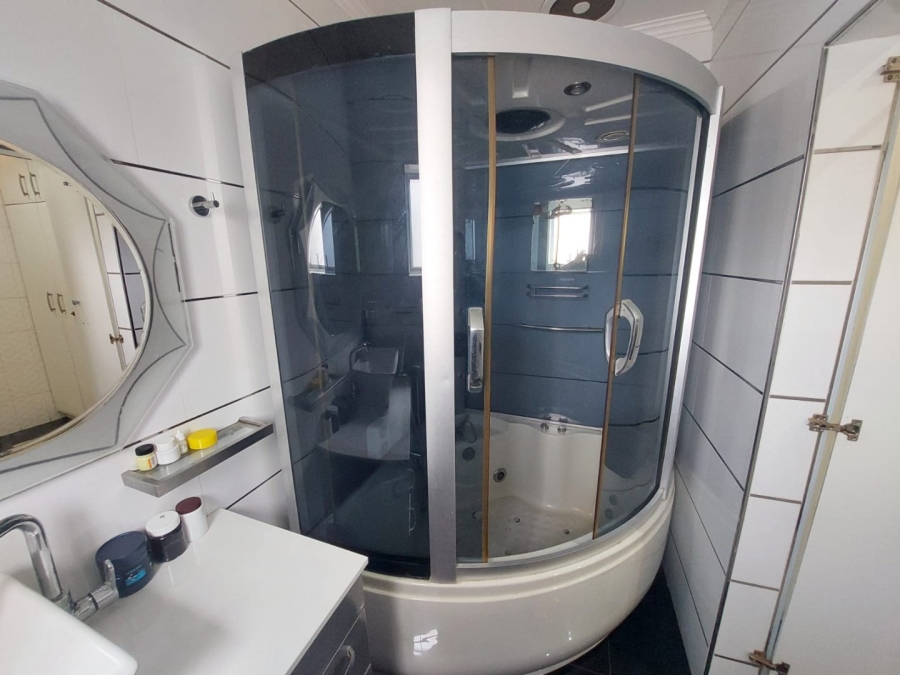 3 Bedroom Property for Sale in Brighton Beach KwaZulu-Natal