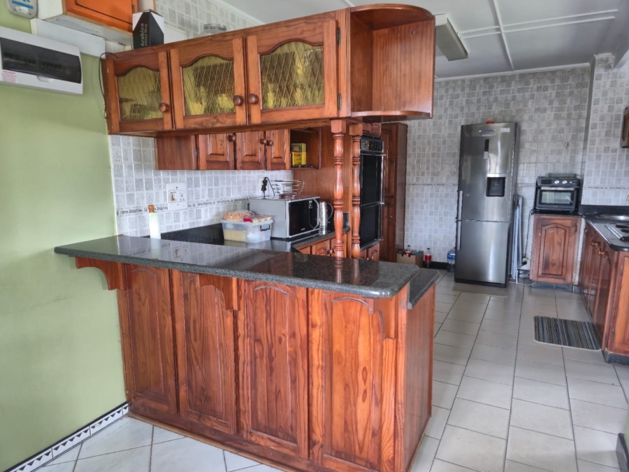 3 Bedroom Property for Sale in Brighton Beach KwaZulu-Natal