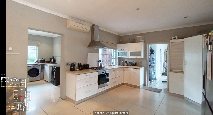 5 Bedroom Property for Sale in Kloof KwaZulu-Natal