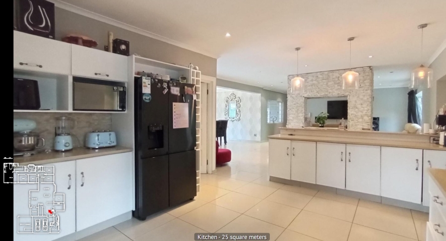 5 Bedroom Property for Sale in Kloof KwaZulu-Natal