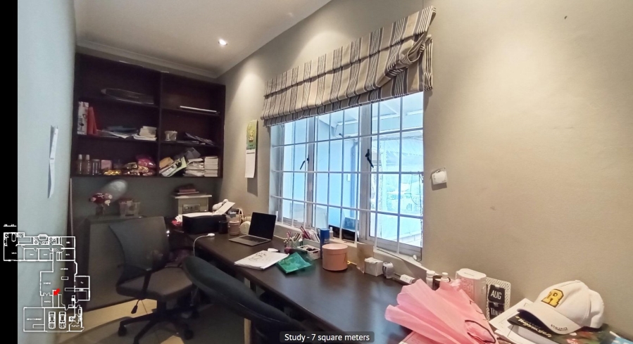 5 Bedroom Property for Sale in Kloof KwaZulu-Natal