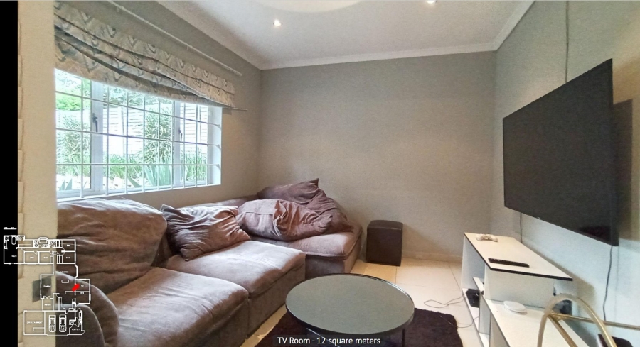 5 Bedroom Property for Sale in Kloof KwaZulu-Natal