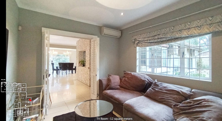 5 Bedroom Property for Sale in Kloof KwaZulu-Natal