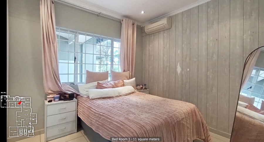 5 Bedroom Property for Sale in Kloof KwaZulu-Natal