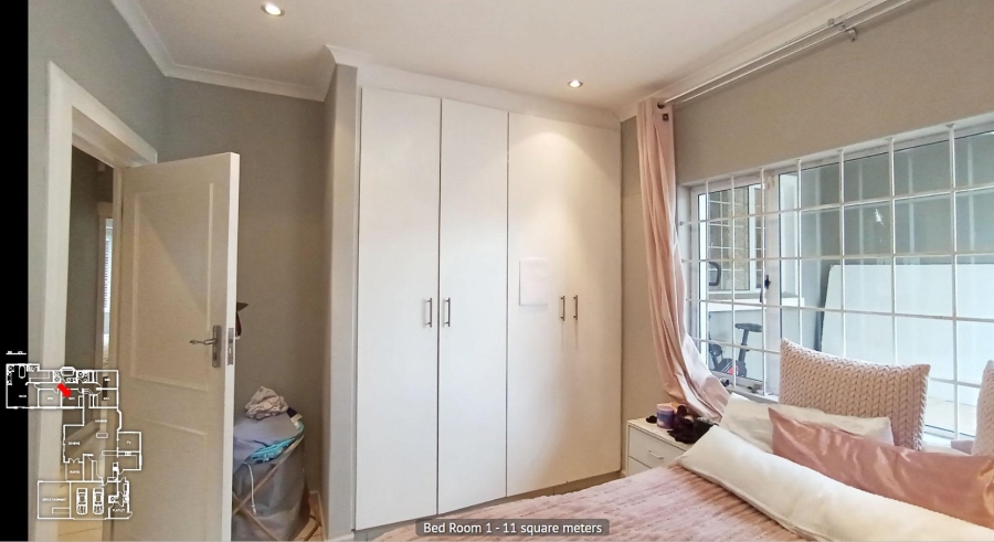 5 Bedroom Property for Sale in Kloof KwaZulu-Natal