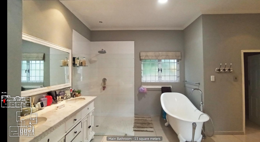 5 Bedroom Property for Sale in Kloof KwaZulu-Natal