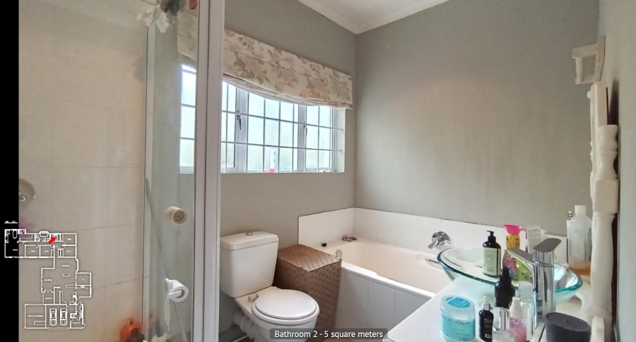 5 Bedroom Property for Sale in Kloof KwaZulu-Natal