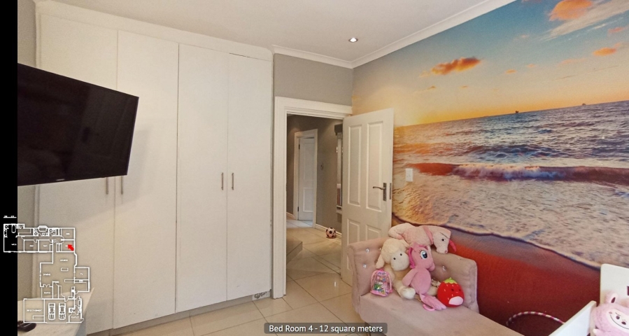 5 Bedroom Property for Sale in Kloof KwaZulu-Natal