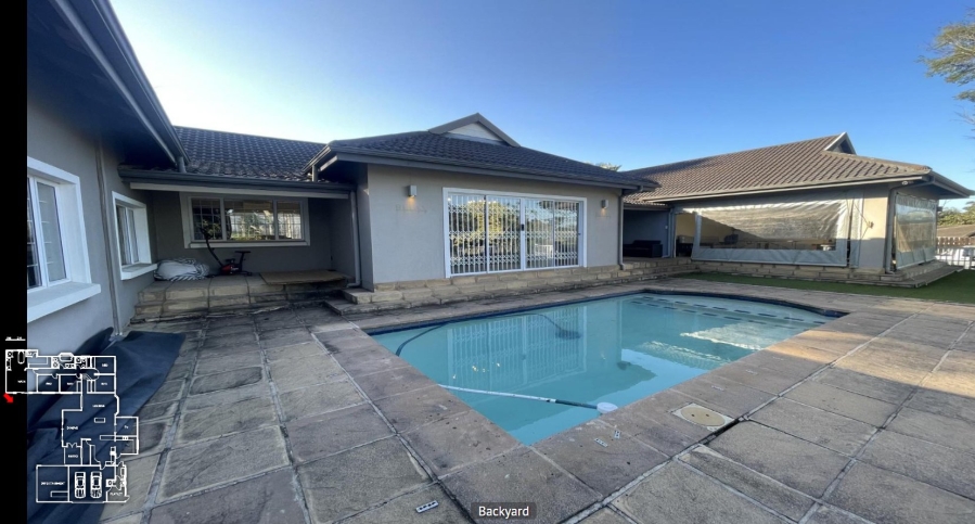 5 Bedroom Property for Sale in Kloof KwaZulu-Natal