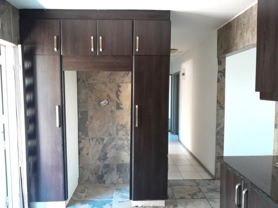 To Let 3 Bedroom Property for Rent in Queensburgh KwaZulu-Natal