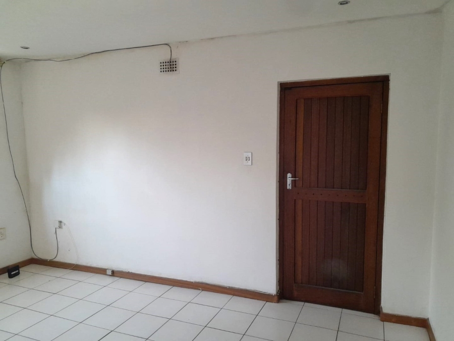 To Let 3 Bedroom Property for Rent in Queensburgh KwaZulu-Natal