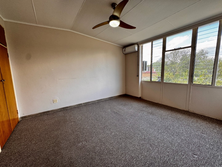 To Let 2 Bedroom Property for Rent in Huttenheights KwaZulu-Natal