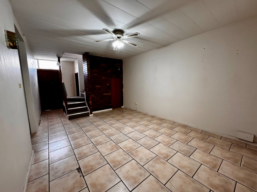 To Let 2 Bedroom Property for Rent in Huttenheights KwaZulu-Natal