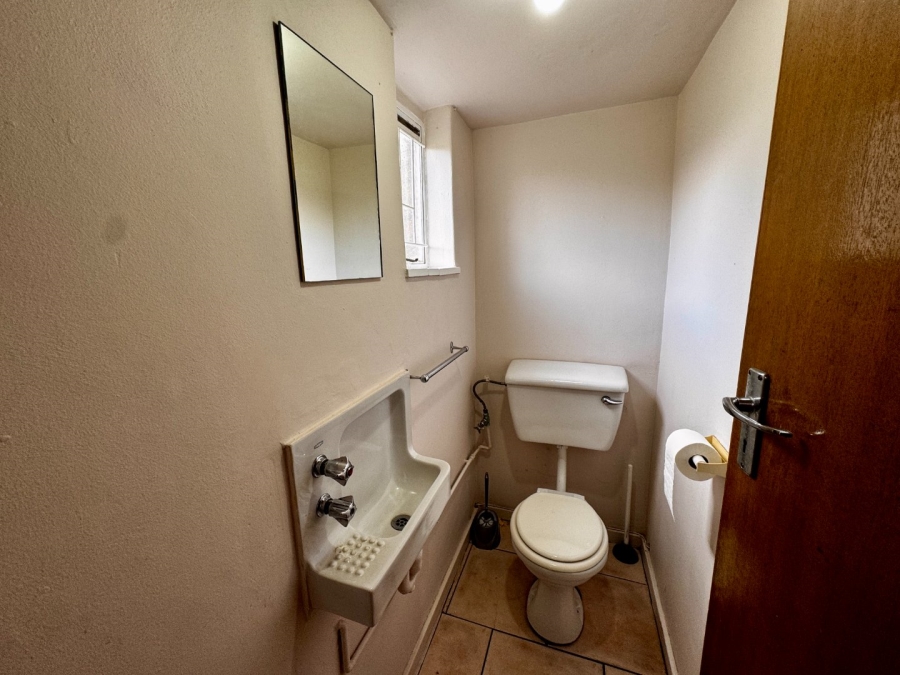 To Let 2 Bedroom Property for Rent in Huttenheights KwaZulu-Natal