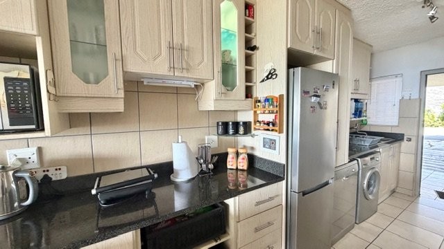 2 Bedroom Property for Sale in Manaba Beach KwaZulu-Natal