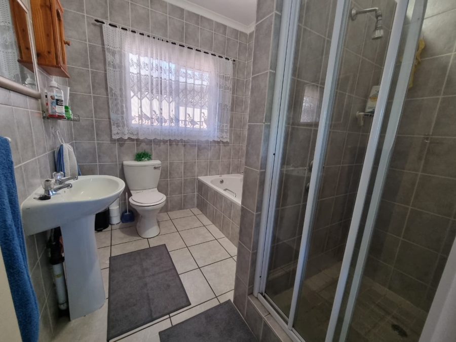 3 Bedroom Property for Sale in Margate KwaZulu-Natal