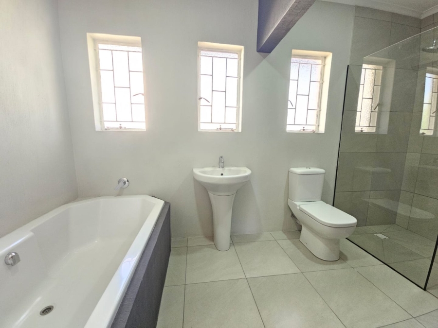 3 Bedroom Property for Sale in Huttenheights KwaZulu-Natal