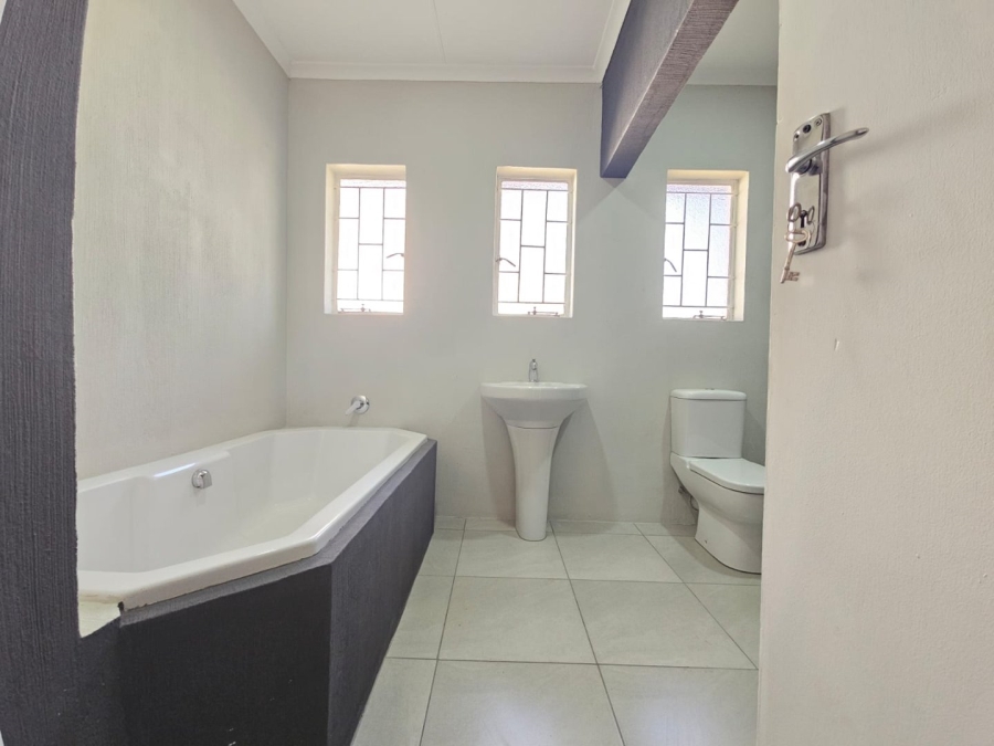 3 Bedroom Property for Sale in Huttenheights KwaZulu-Natal