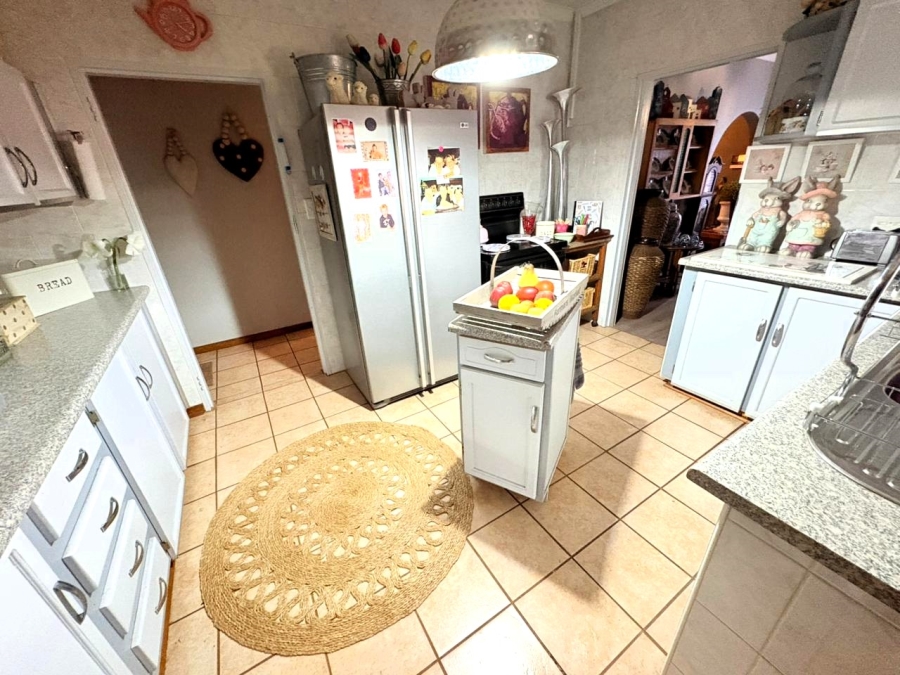 To Let 3 Bedroom Property for Rent in Huttenheights KwaZulu-Natal