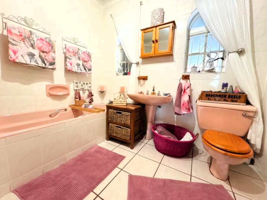 To Let 3 Bedroom Property for Rent in Huttenheights KwaZulu-Natal