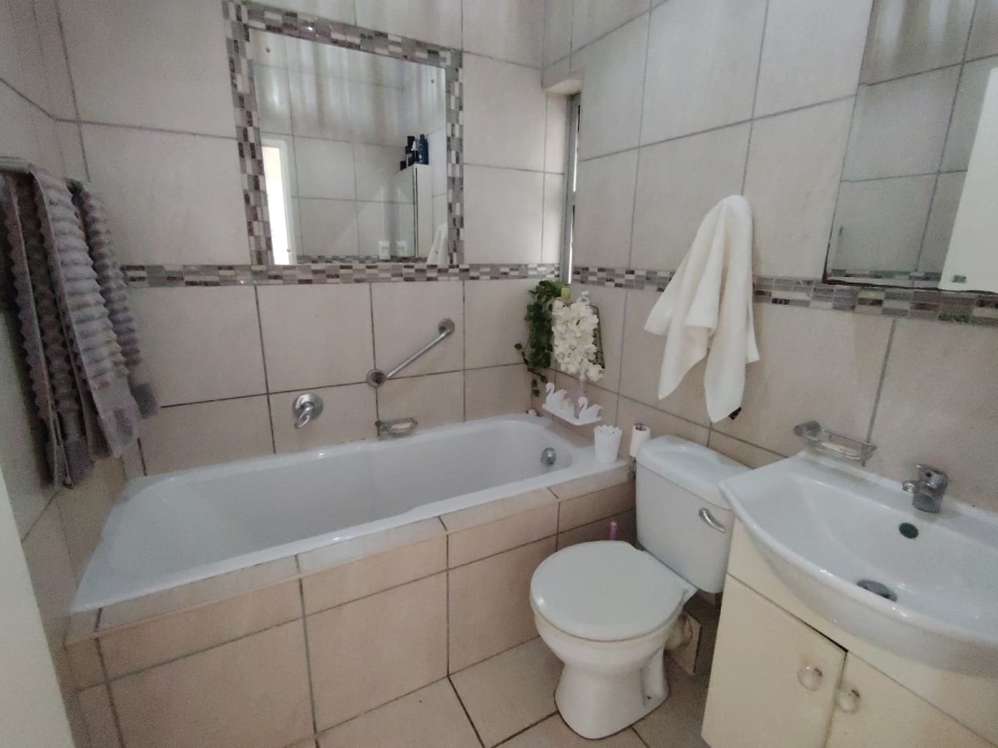 3 Bedroom Property for Sale in Manaba Beach KwaZulu-Natal