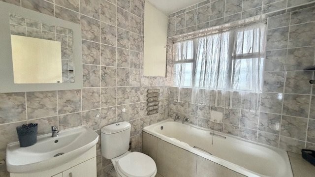 2 Bedroom Property for Sale in Amanzimtoti KwaZulu-Natal