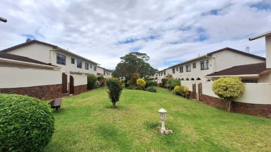 3 Bedroom Property for Sale in Umtentweni KwaZulu-Natal