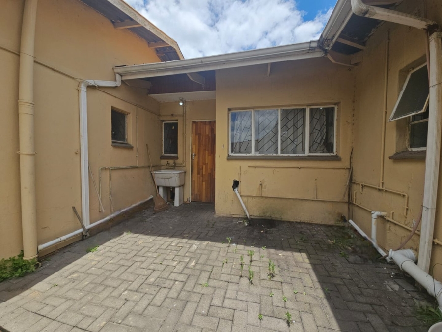 10 Bedroom Property for Sale in Barry Hertzog Park KwaZulu-Natal