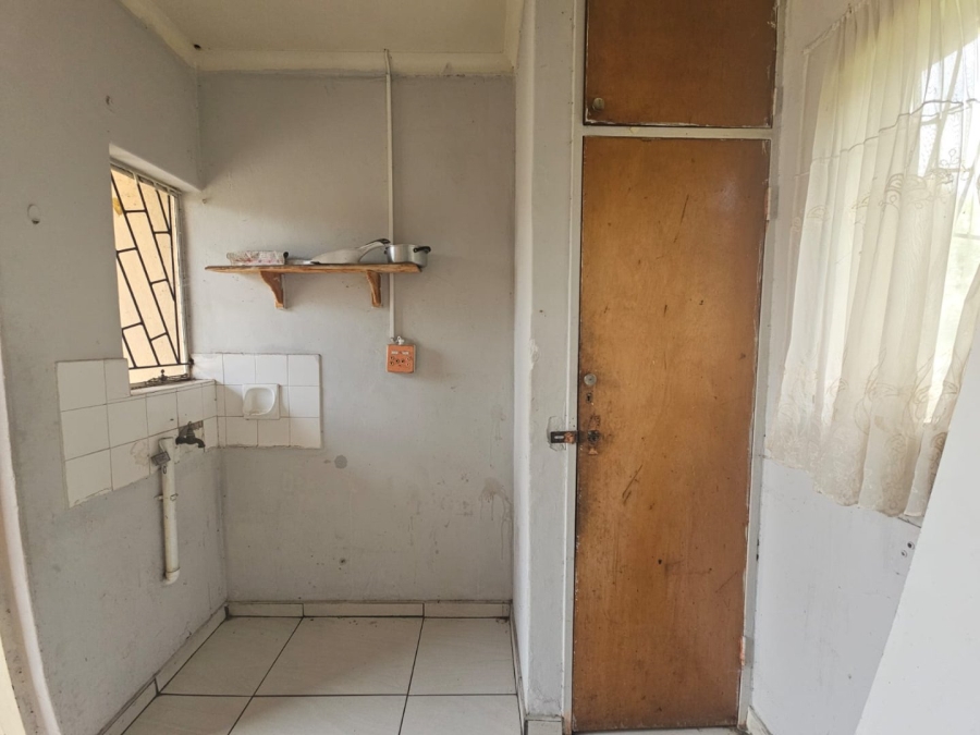10 Bedroom Property for Sale in Barry Hertzog Park KwaZulu-Natal
