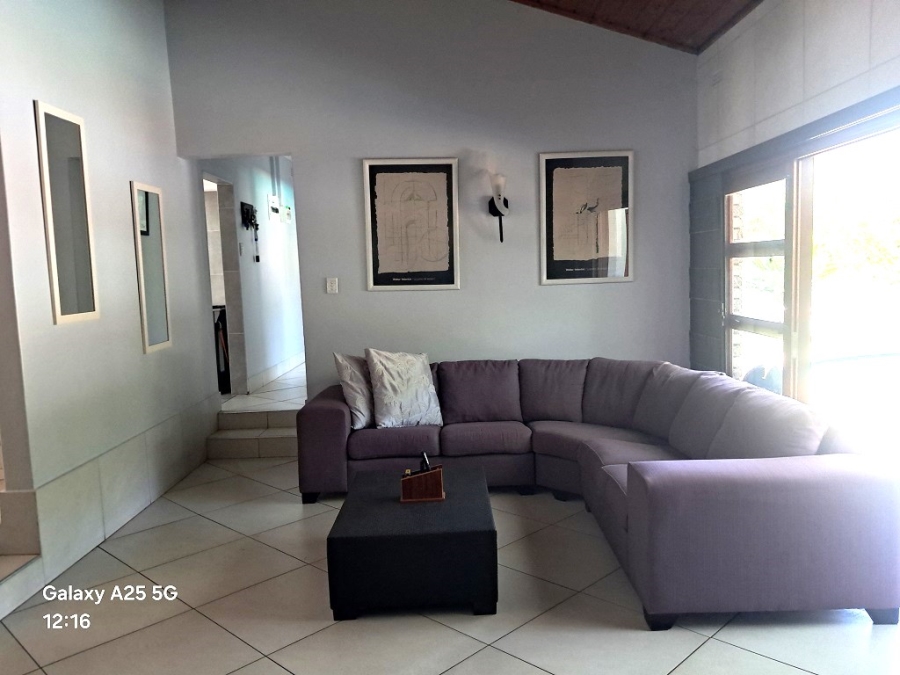 6 Bedroom Property for Sale in Umtentweni KwaZulu-Natal