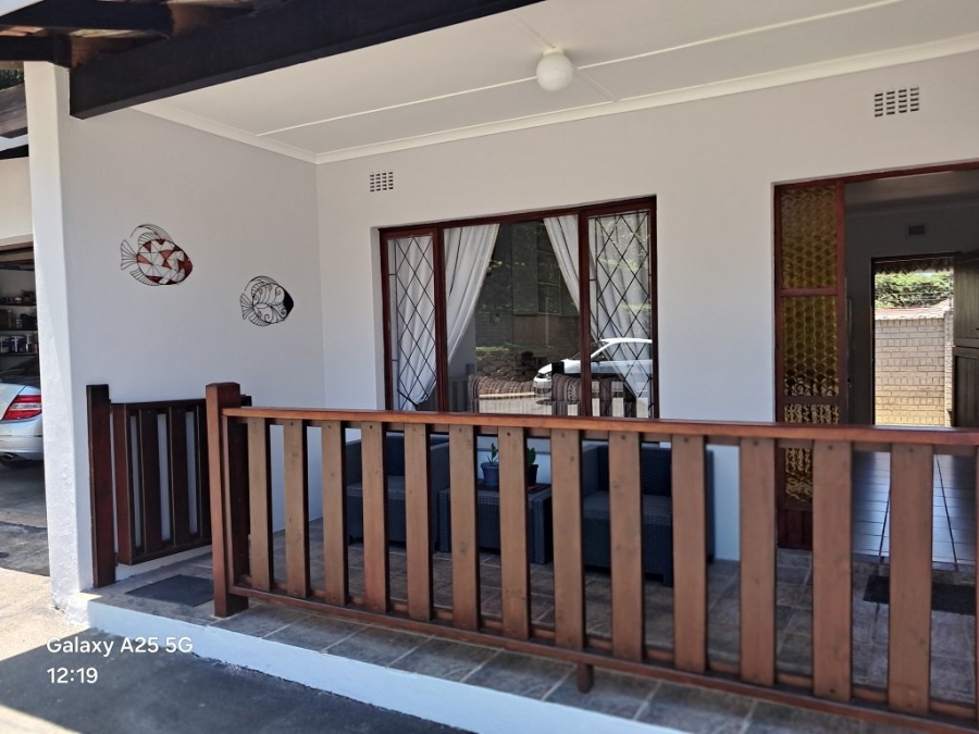 6 Bedroom Property for Sale in Umtentweni KwaZulu-Natal