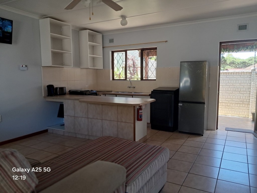 6 Bedroom Property for Sale in Umtentweni KwaZulu-Natal