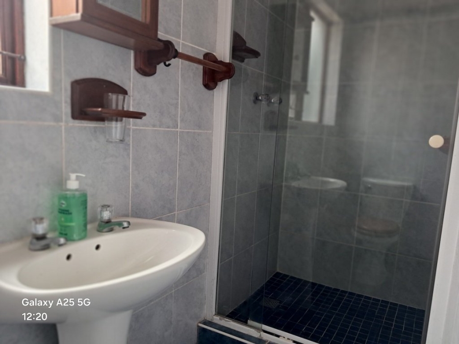 6 Bedroom Property for Sale in Umtentweni KwaZulu-Natal