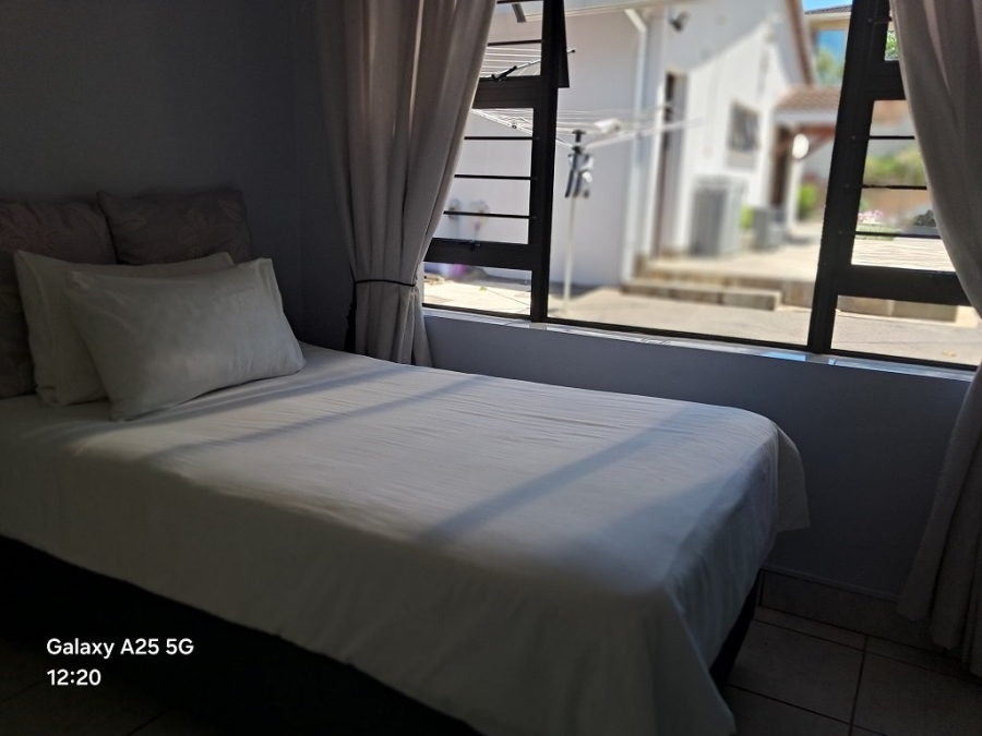 6 Bedroom Property for Sale in Umtentweni KwaZulu-Natal