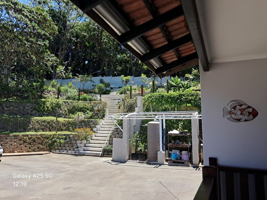 6 Bedroom Property for Sale in Umtentweni KwaZulu-Natal