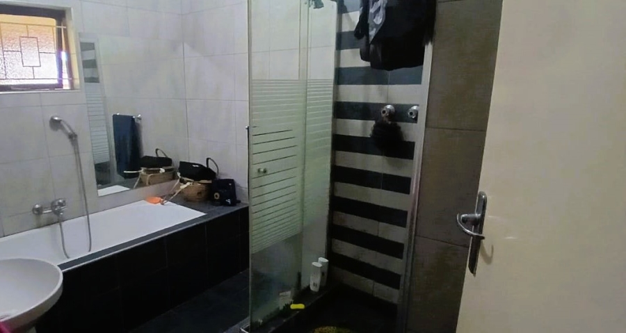 2 Bedroom Property for Sale in Bellair KwaZulu-Natal