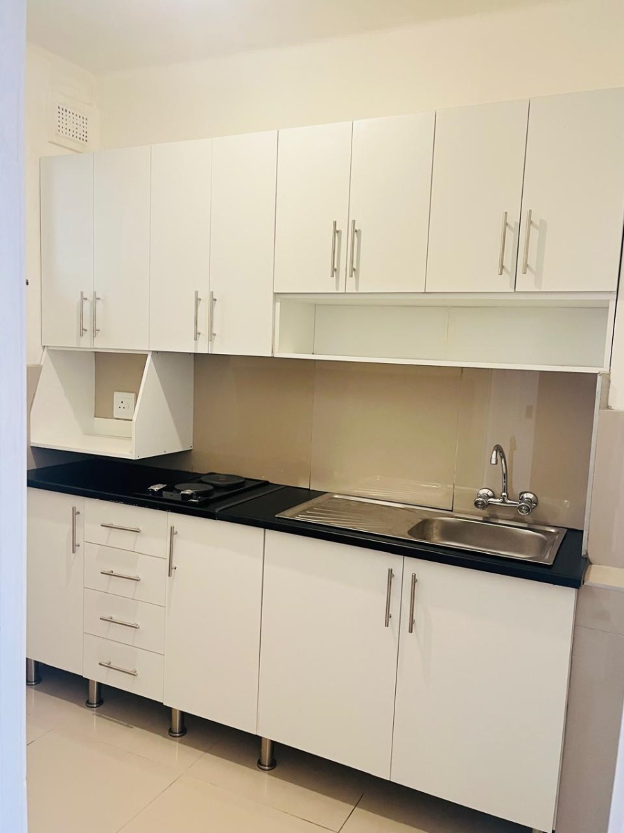 To Let 1 Bedroom Property for Rent in Glenwood KwaZulu-Natal