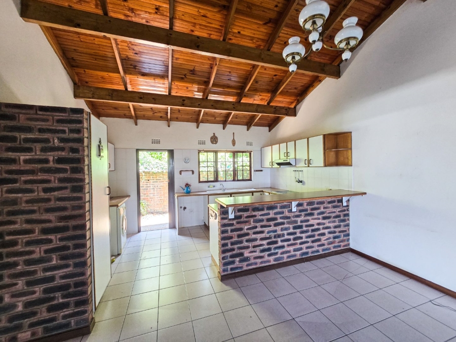 3 Bedroom Property for Sale in Umtentweni KwaZulu-Natal