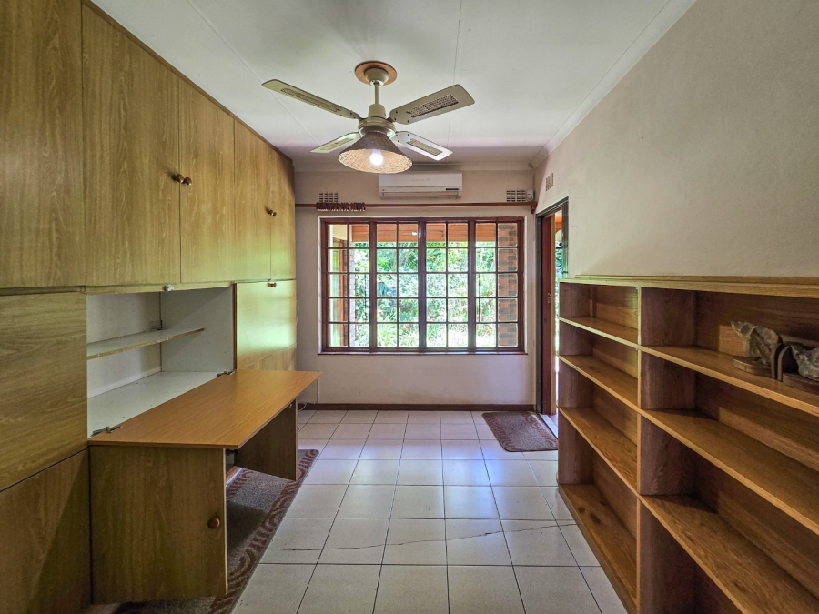 3 Bedroom Property for Sale in Umtentweni KwaZulu-Natal