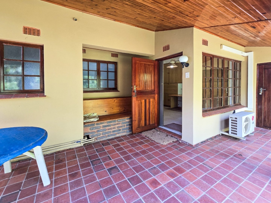 3 Bedroom Property for Sale in Umtentweni KwaZulu-Natal