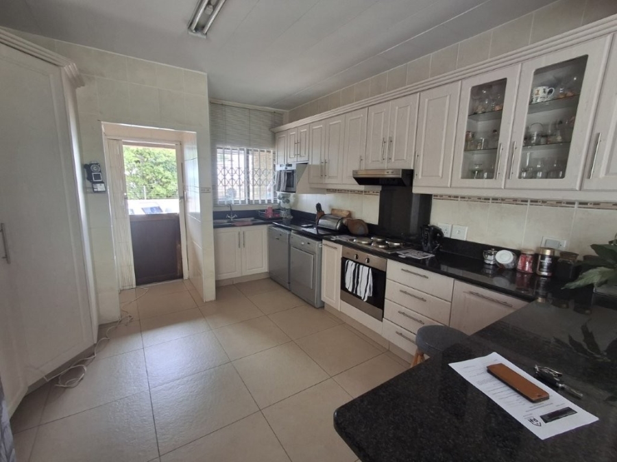 3 Bedroom Property for Sale in St Michaels On Sea KwaZulu-Natal
