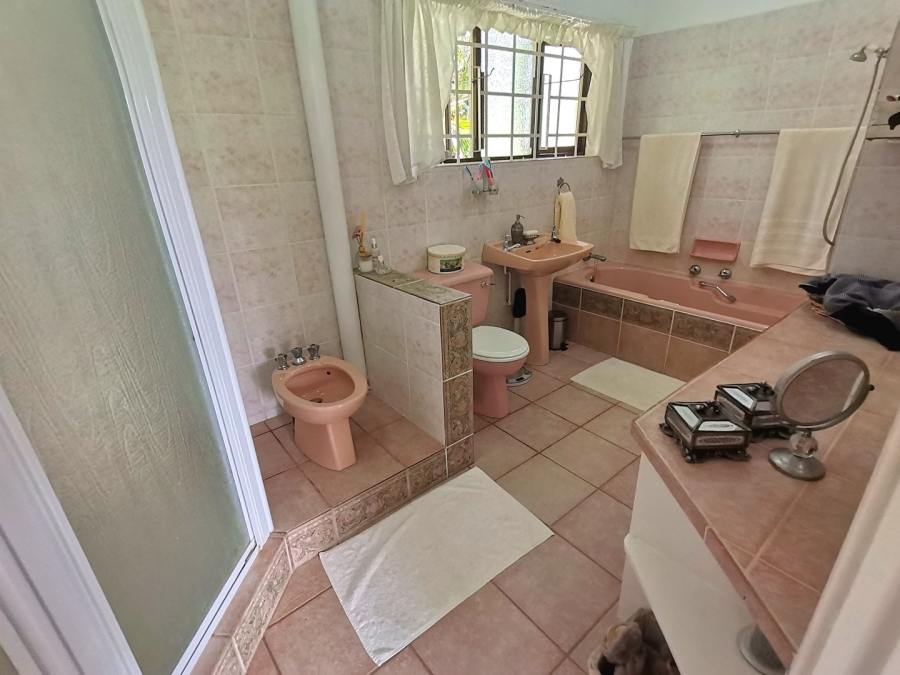 6 Bedroom Property for Sale in St Michaels On Sea KwaZulu-Natal